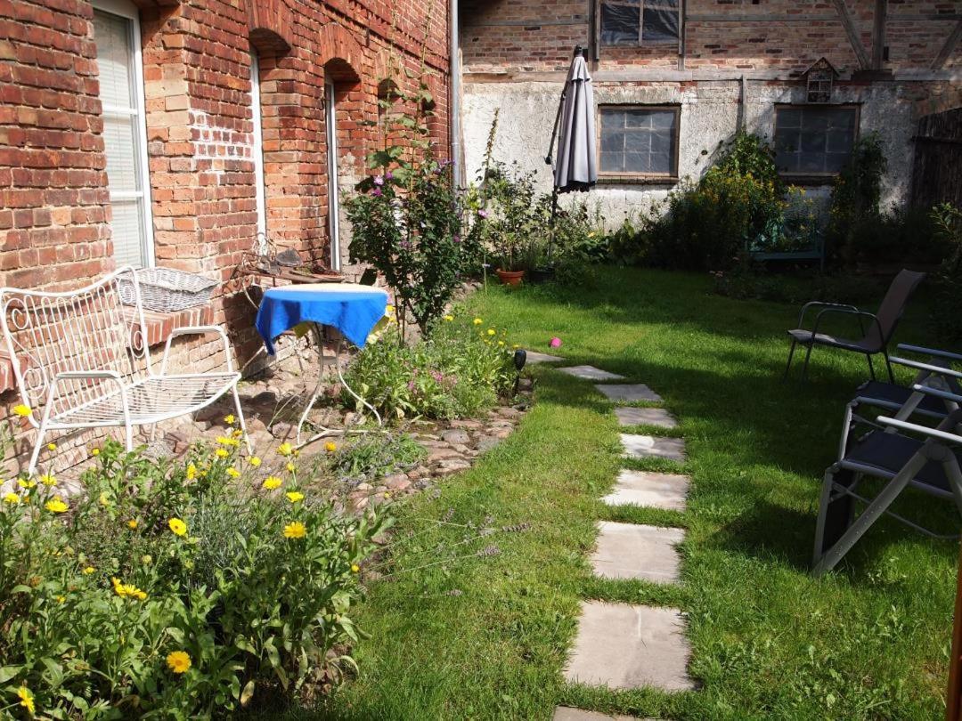 Neu Fewo Im Bauernhaus Mit Idyllischem Innenhof Und Naturgarten Mesekenhagen Eksteriør bilde
