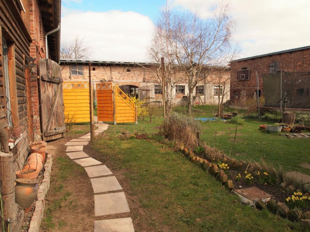 Neu Fewo Im Bauernhaus Mit Idyllischem Innenhof Und Naturgarten Mesekenhagen Eksteriør bilde
