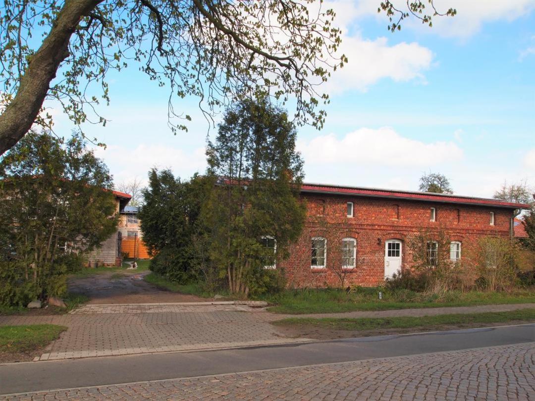 Neu Fewo Im Bauernhaus Mit Idyllischem Innenhof Und Naturgarten Mesekenhagen Eksteriør bilde